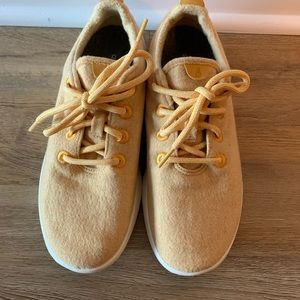 Comfiest shoes! Allbirds women’s wool runners Sz 9